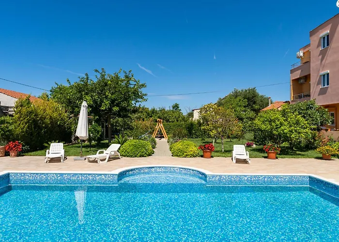 Bonex-6 By Interhome Apartmán *