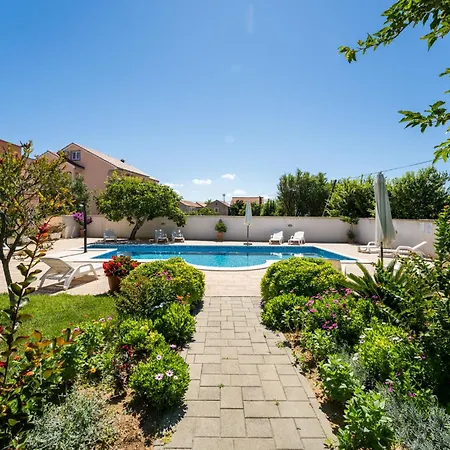 Bonex-6 By Interhome